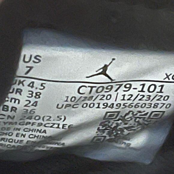 Jordan 1 High Zoom Air CMFT Easter Women size 7 2021 Nike Air - Picture 8 of 8